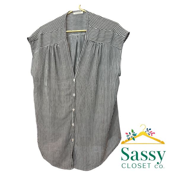 Max Studio Tops - Max Studio White Black Stripe Sleeveless Top Button Front V Neck Size XL EUC